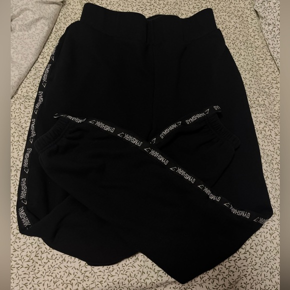 Gymshark black sweatpants - Picture 1 of 6
